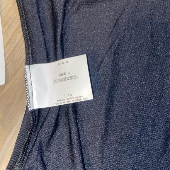 Penbrooke Swimsuit one shoulder - Picture 9 of 10